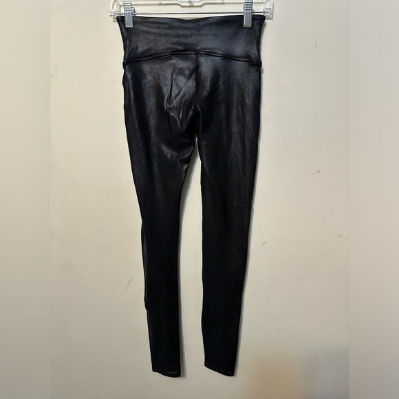 Spanx Faux Leather‎ Leggings in Black Size Small Shapping Slimming - Picture 4 of 4